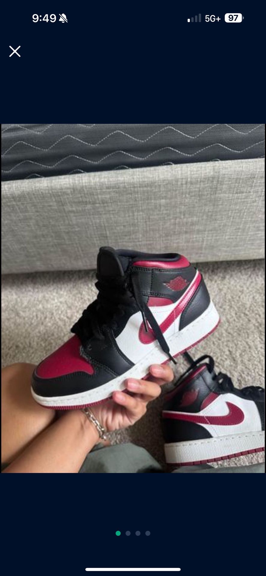 Brand new never worn jordan 1 mid