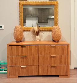 6-Drawer Wood Dresser with Gold Mirror and 2 Lamps