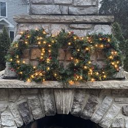 (3) 18” Pre-lit Christmas Wreaths
