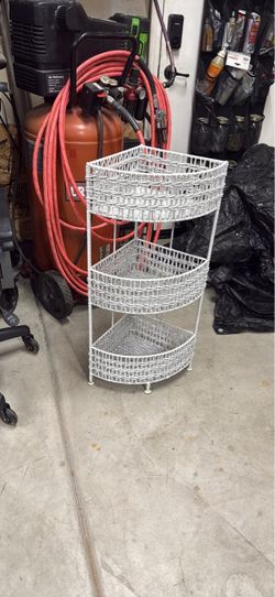 Corner wicker shelf