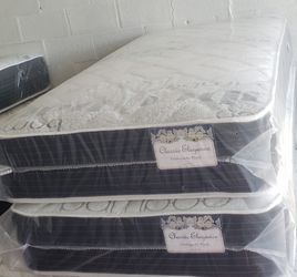 TWIN PLUSH MATTRESS WITH FREE BOX SPRING