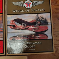 Vintage Texaco Airplane Models & Gas Pumps 