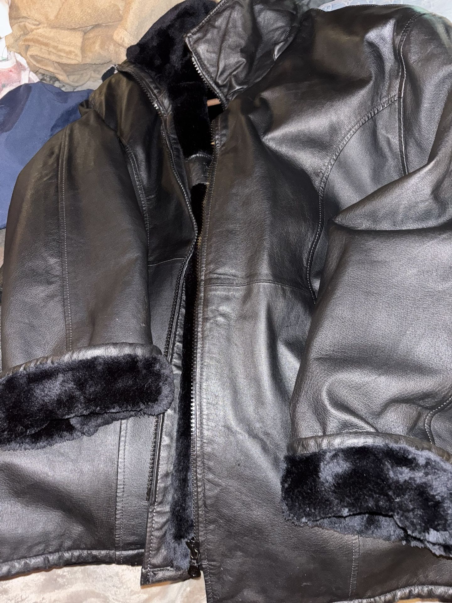 MENS LEATHER BOMBER JACKET. GREAT PRICE!!!