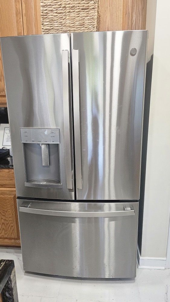 GE French Door REFRIGERATOR $400/BO