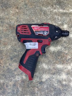 MILWAUKEE SCREWDRIVER