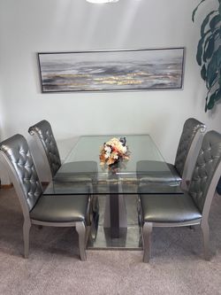 Dinning table with chairs