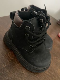 FREE- boys boots 6C