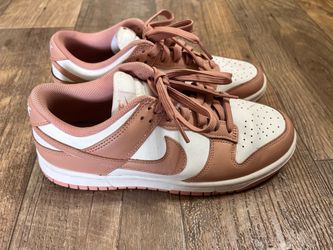 Nike Women's Dunk Low Rose Whisper 👟🩷