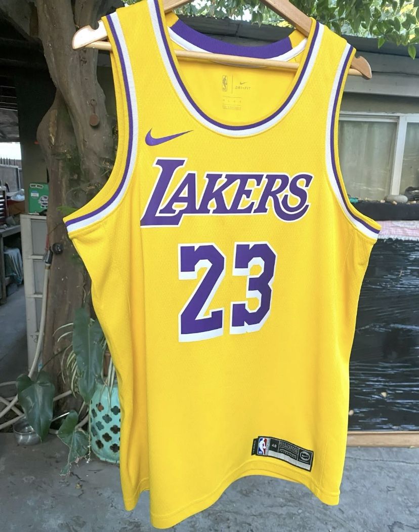 Los Angeles Lakers 23 LeBron James Nike Gold Swingman Jersey Size L 48