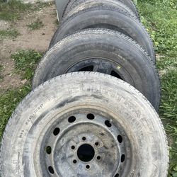 5 Size P265/70R17 Tires 