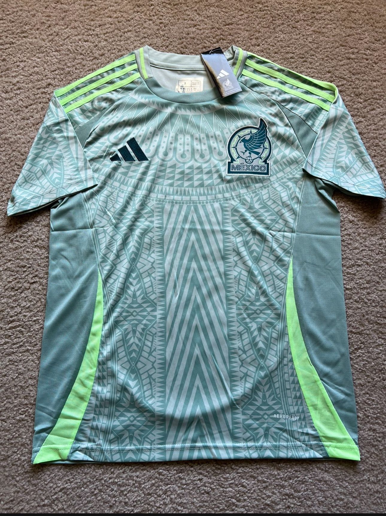 México 🇲🇽 jersey ask for sizes ⚽️