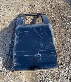 2015 2016 2017 2018 2019 2020 Ford F150 Rear Left Door - Puerta Trasera Izquierda