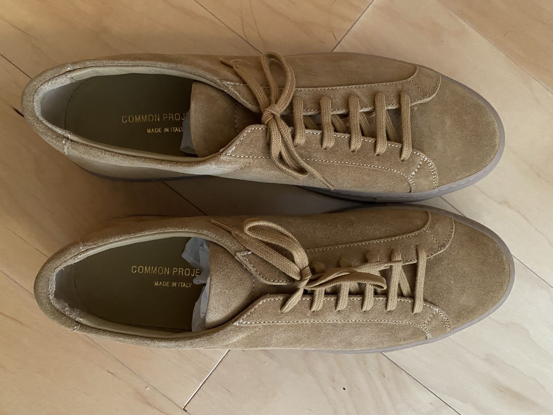 Common Projects suede tan size 45