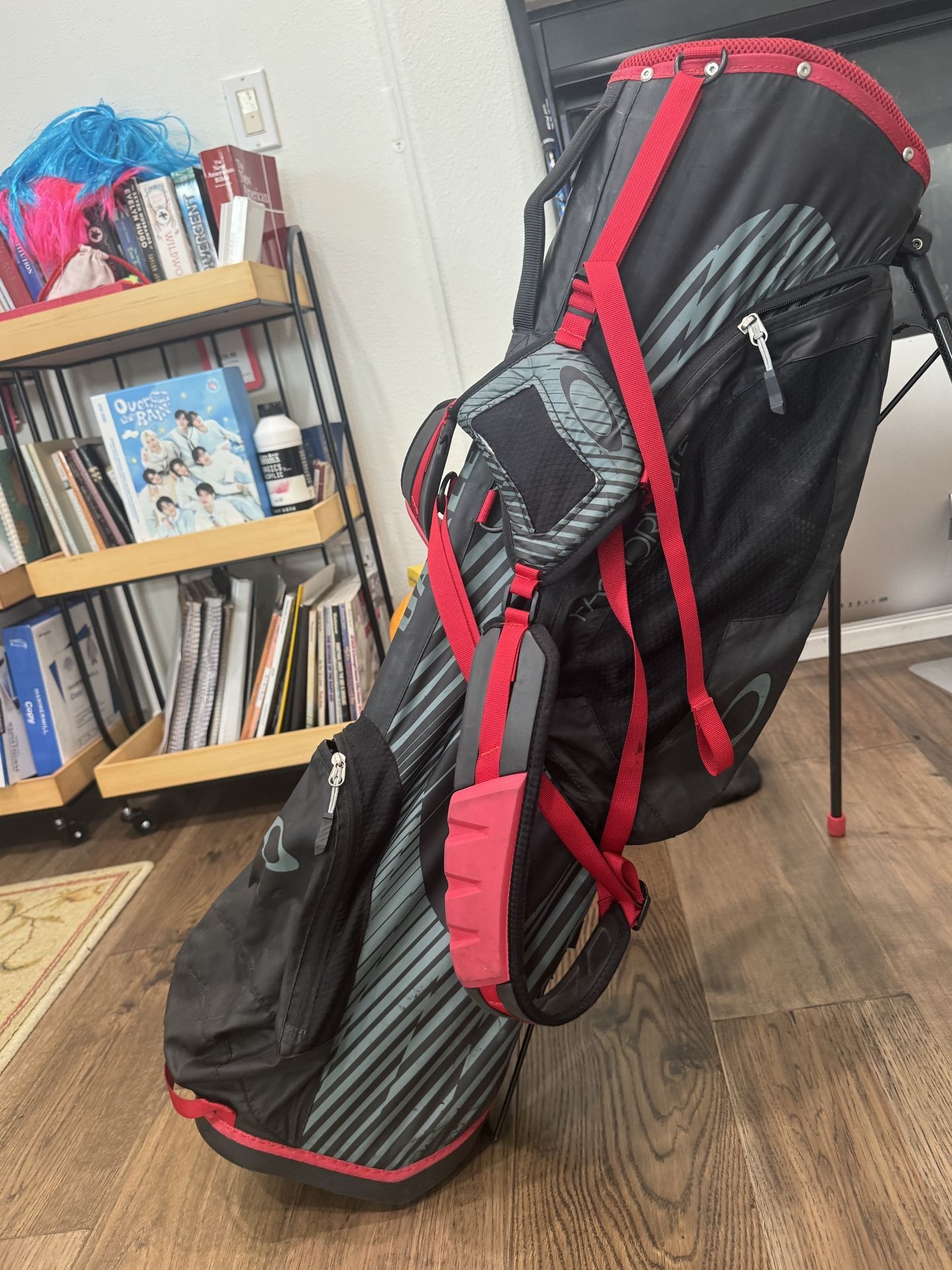 Oakley Stand Bag