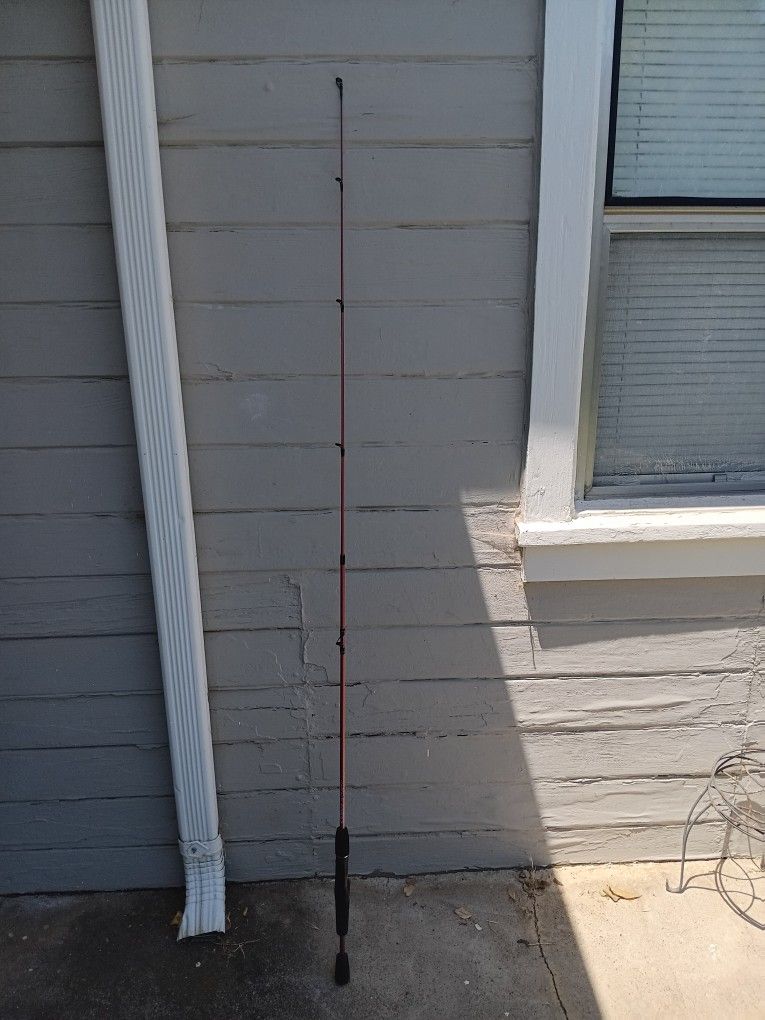 Zebco Slingshot Spincast Reel and Fishing Rod Combo, 5-Foot 6-Inch 2-Piece Fishing Pole, Size 30 Reel, Right-Hand Retrieve, Red