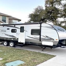 🔥 Spacious 2012 Cruise Lite – Perfect Family RV
