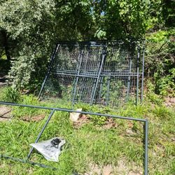 dog kennel 