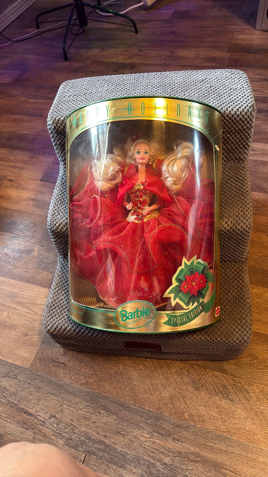1993 HOLIDAY BARBIE IN BOX