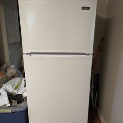 Stove And Refrigerator 