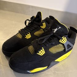 Jordan 4 Retro Thunder