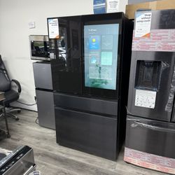 Samsung BESPOKE 29 Cubic Ft. Family Hub Refrigerator With Beverage Center And Ice Maker‼️