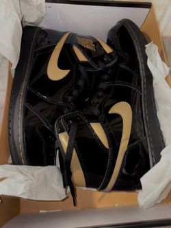 Air Jordan 1 High Og Metallic Black Gold