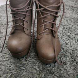 Womens Soda Boots Size 5.5