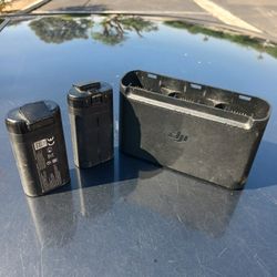 2 Mavic Mini Batteries And Charging Unit