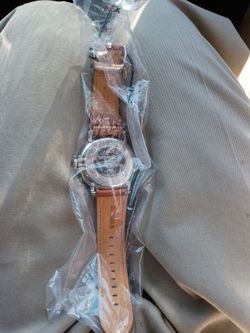 Shinola,runwell, white dial,tan leather wrist strap