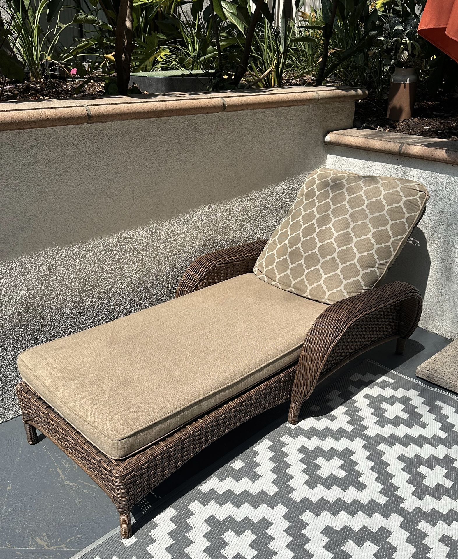 Hampton Bay Sun Bed Beacon Park Brown Wicker Outdoor Patio Chaise