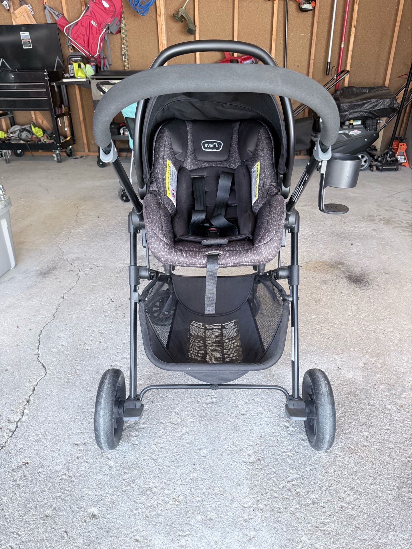 Evenflo Pivot Modular travel system