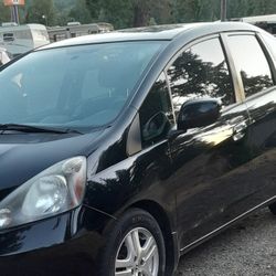 2013 Honda FIT.....