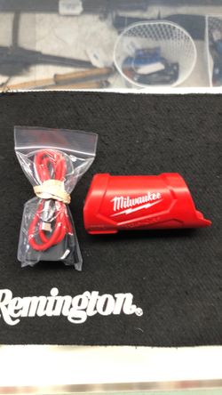 Milwaukee 48-59-1211 M12 Top-Off Travel Charger (70510345)
