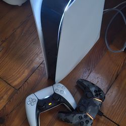 PlayStation 5 PS5 2 Controllers 