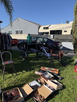YARD SALE EVERYTHING NOTHING OVER $60