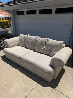 Couch! 🚚 DELIVERY AVAILABLE!! 🚚🚚🚚