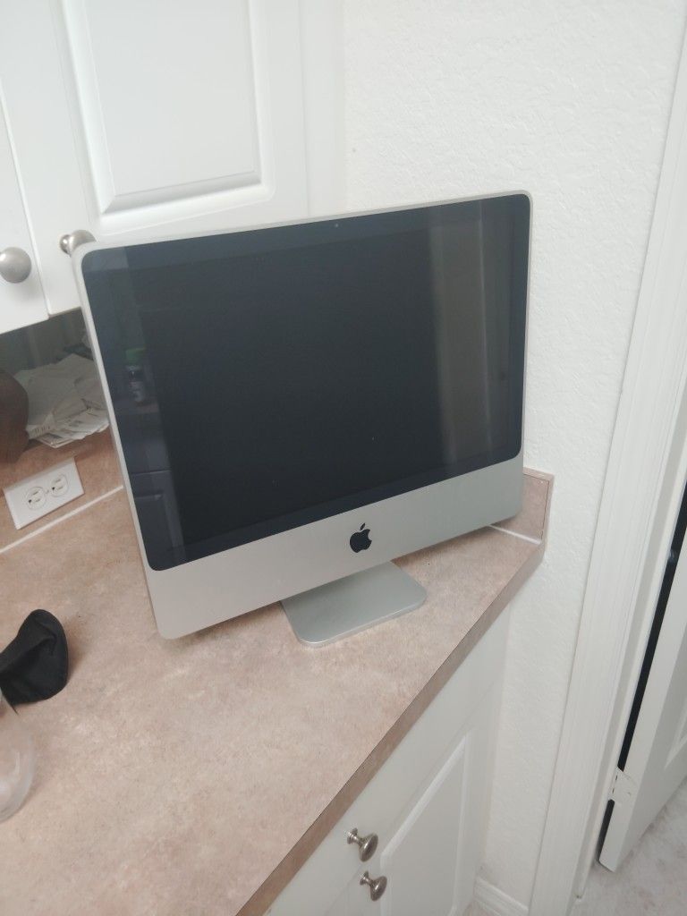 Apple Monitor Make Me An Offer Good Condition