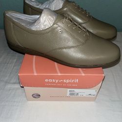 Easy spirit Oxford leather loafers women’s size 12 olive green/brown color brand new with box