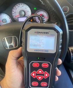 KONNWEI KW818 Professional OBD2 / EOBD Car Diagnostic Code Reader Scanner Up for sale is a KONNWEI KW818 OBD2 / EOBD Code Reader Scanner. Perfect for
