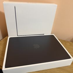 MacBook Air 13-inch M2 Chip,256 GB SSD