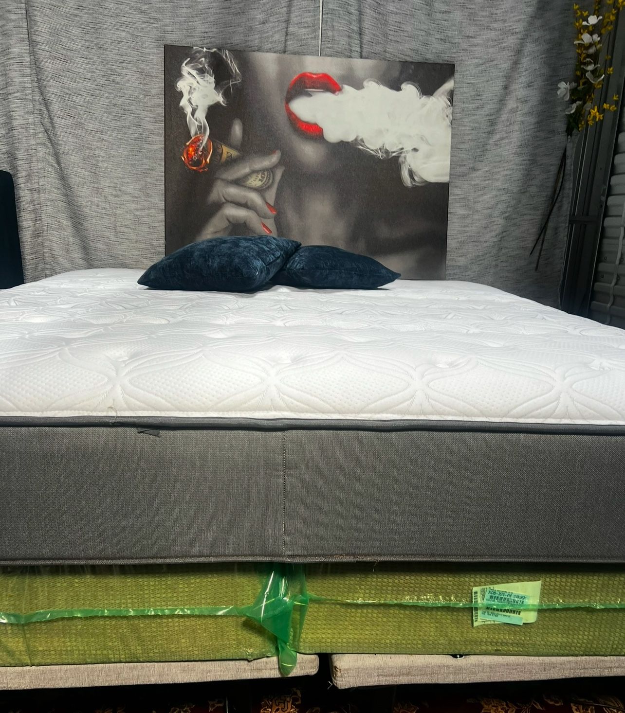 Nice KING 🌟❤️MATTRESS ❤️🌟AND BOX 🌟❤️SPRING