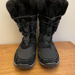 Khombu Size 7.5 Snow Boots 