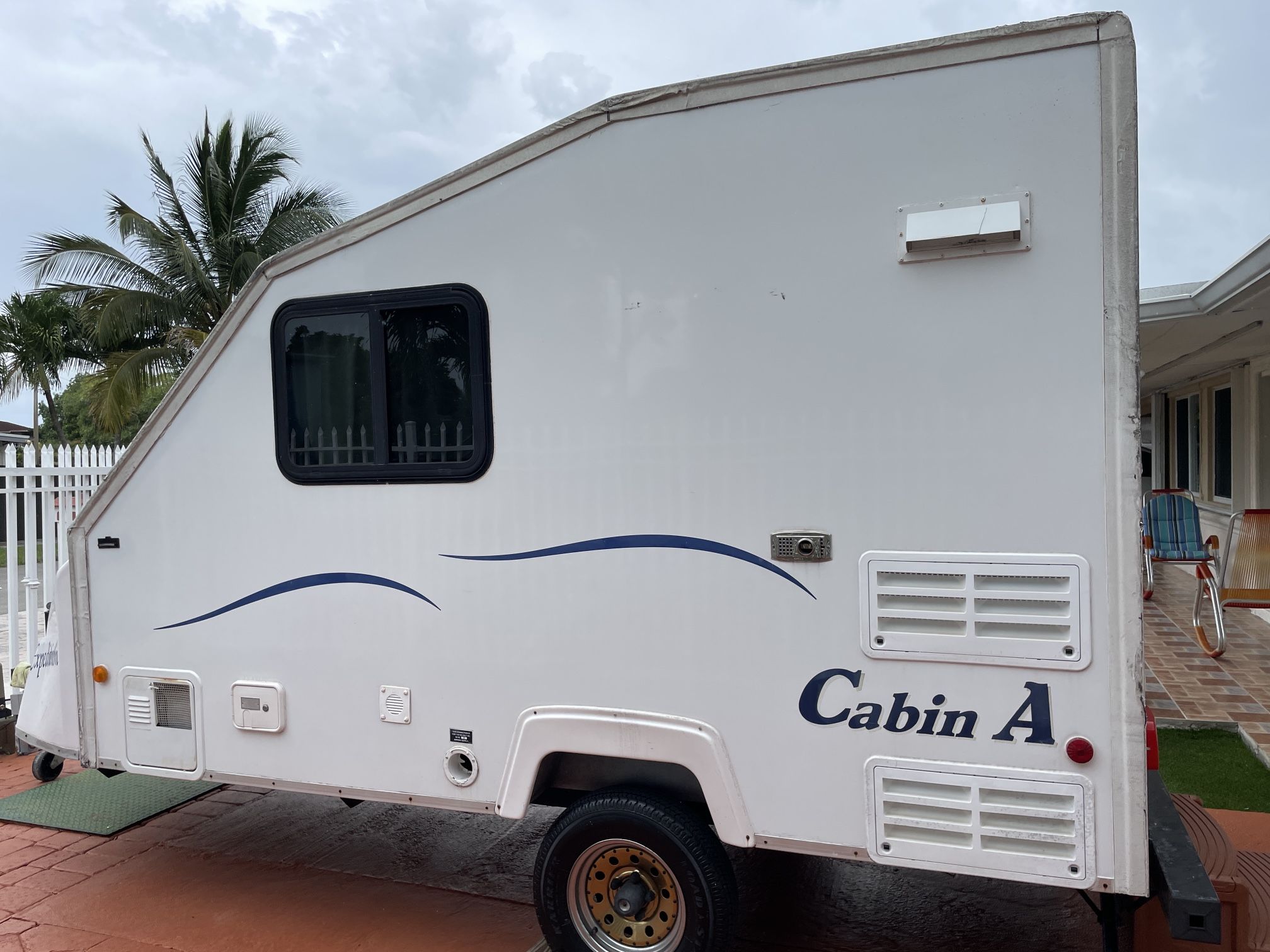 Mini 24' Rear Travel Trailer, 2 personas