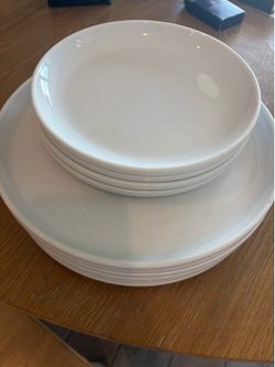 Crate & Barrel Plate Set - Dinner & Side Plates White