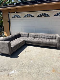 Modern Gray Velvet Tufted Sectional Couch w/ Chaise – Designer Style