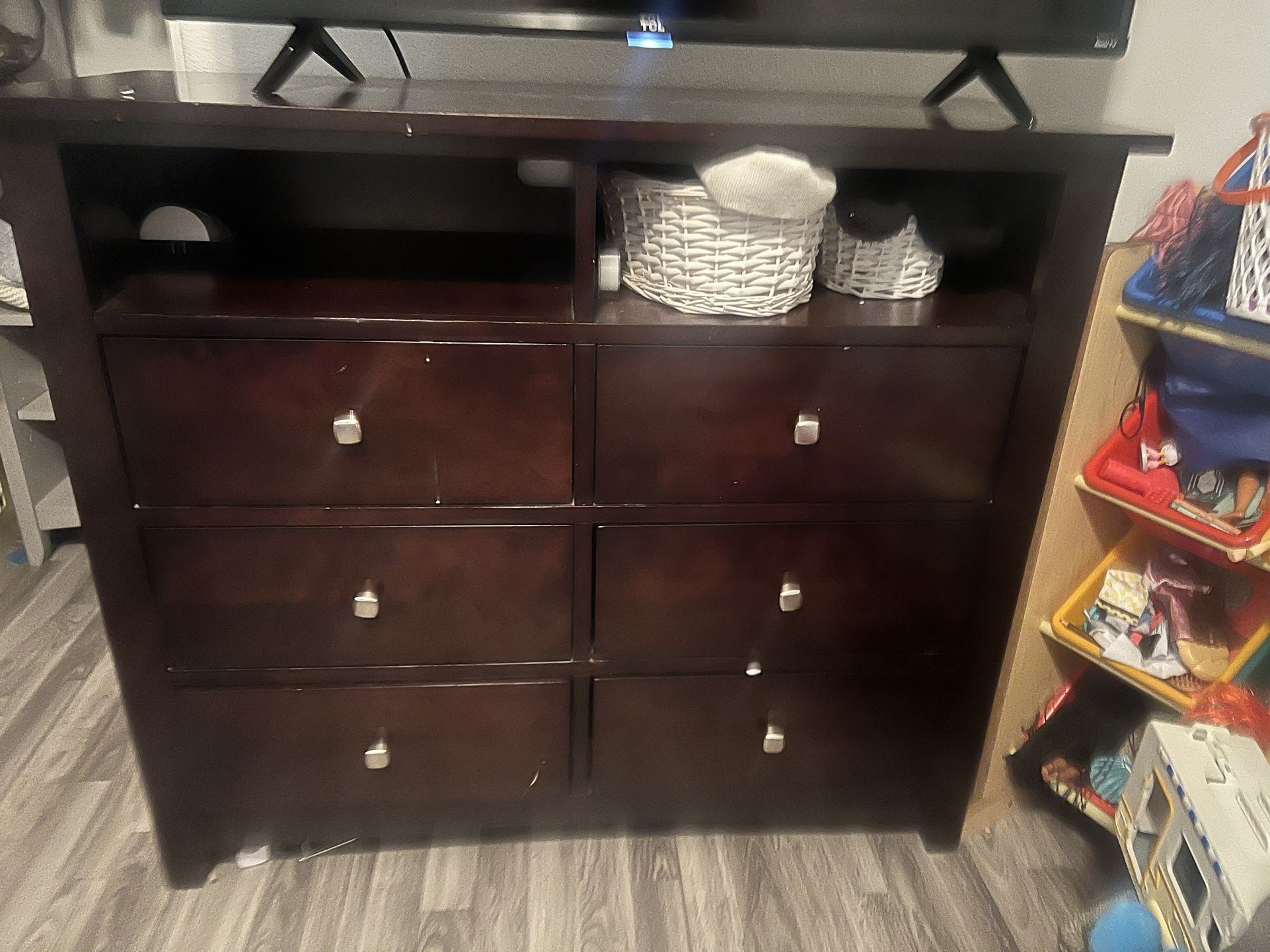 Dresser