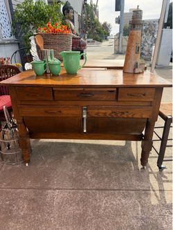 Beautiful primitive Antique kitchen table