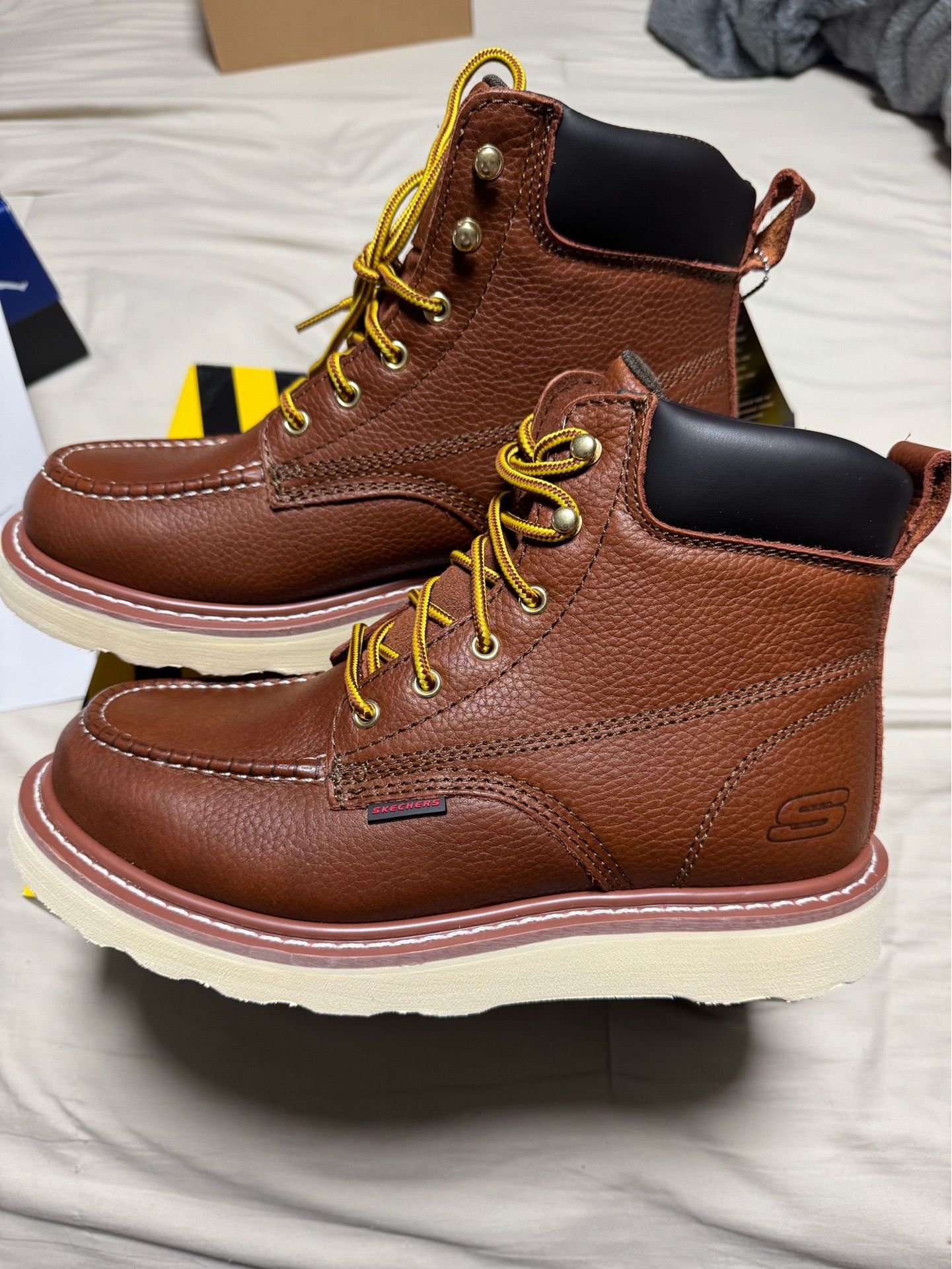 skechers boots for men size 9.5