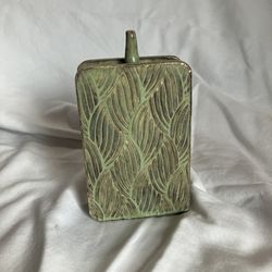 Pottery (light green)