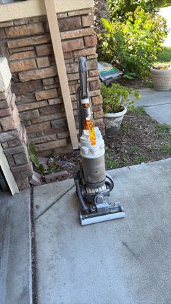 Dyson vacuum cleaner works perfect. Excellent condition all attachment is included.